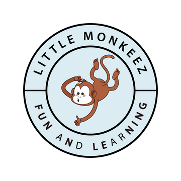 Rond logo met een speelse aap en tekst Little Monkeez fun and learning in ronde blauwe cirkel test
